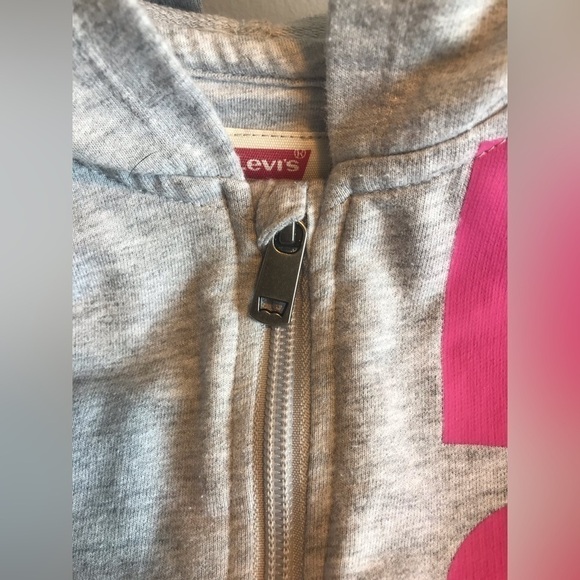 Levi’s Grey and Pink Baby Girl Onesie Zip Up Hooded with pocket size 24 months - Picture 4 of 9